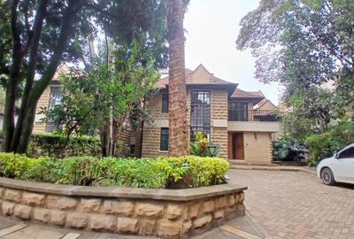 6 Bed Townhouse with En Suite at Lavington Green - 2