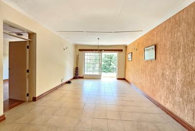 3 Bed Apartment with En Suite in Riverside - 2