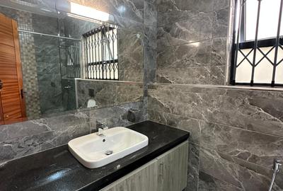 3 Bed Townhouse with En Suite at Nyari