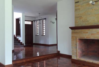 5 Bed Townhouse with En Suite at Kitisuru.