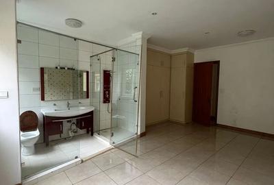 4 Bed Townhouse with En Suite at Riverside Drive - 4
