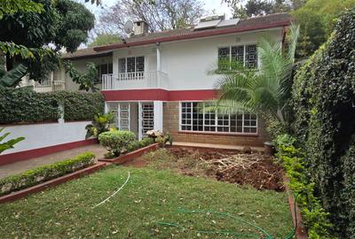 4 Bed Townhouse with En Suite at Kilimani Road - 2