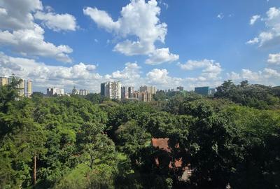 3 Bed Apartment with En Suite in Riverside