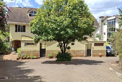5 Bed Townhouse with En Suite at Spring Valley