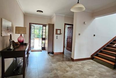 4 Bed House with En Suite in Runda