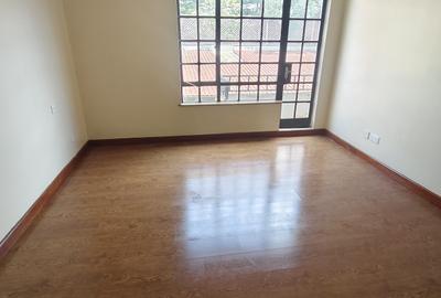 3 Bed Apartment with En Suite in Riverside - 4