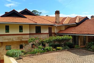 5 Bed House with En Suite at Nyari