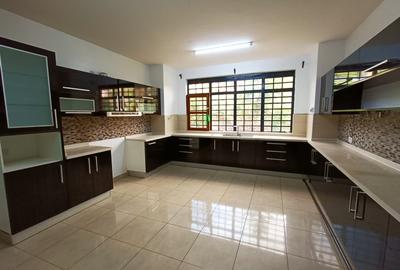 4 Bed House with En Suite in Kiambu Road