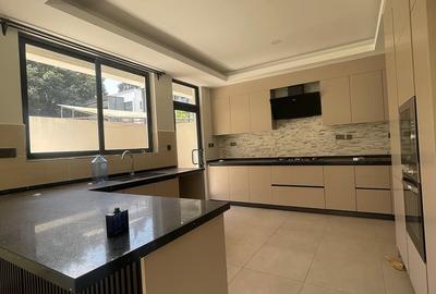 4 Bed Townhouse with En Suite at Lavington Green - 4