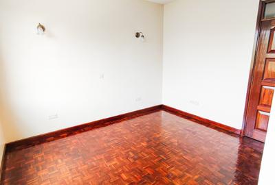 4 Bed Apartment with En Suite in Kilimani