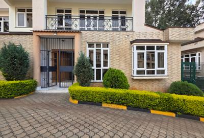 5 Bed Townhouse with En Suite in Lavington