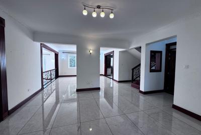 5 Bed Townhouse with En Suite in Rosslyn - 4