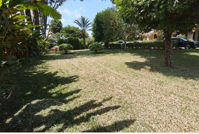 4 Bed House with En Suite in Runda - 2