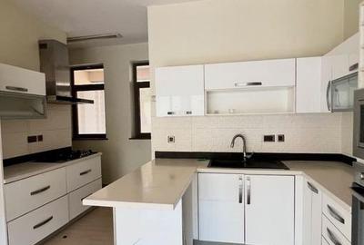 4 Bed Townhouse with En Suite in Kileleshwa