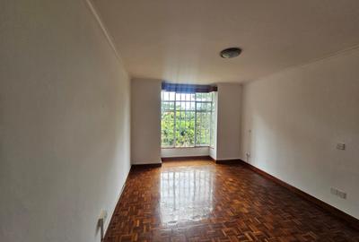 4 Bed Villa with En Suite in Nyari