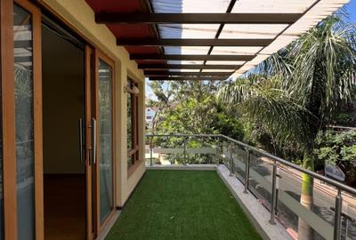 5 Bed Townhouse with En Suite in Lavington - 2