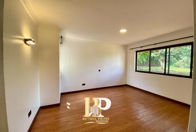 4 Bed House with En Suite at Loresho Crescent - 2