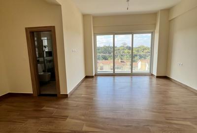 3 Bed Apartment with En Suite in Parklands