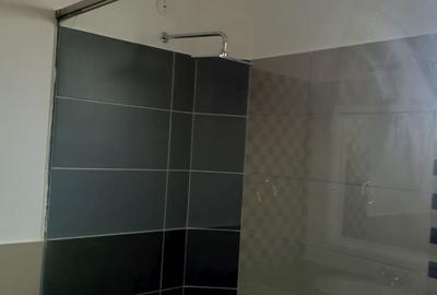 3 Bed Apartment with En Suite in Riverside