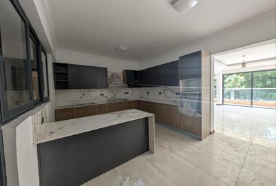 3 Bed Apartment with En Suite in Kileleshwa