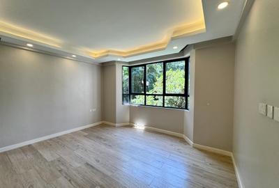 3 Bed Apartment with En Suite in Lavington - 4