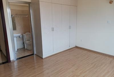 3 Bed Apartment with En Suite in Kilimani