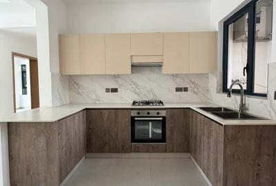 2 Bed Apartment with En Suite in Westlands Area - 4