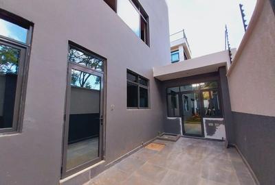 6 Bed Townhouse with En Suite at Lavington Area