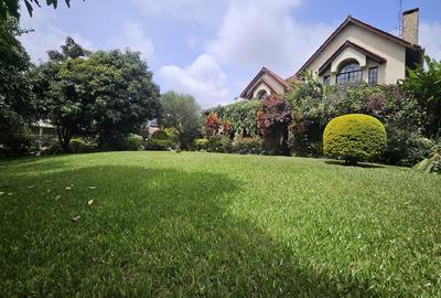 5 Bed House with En Suite in Runda - 2