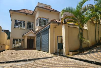 4 Bed Townhouse with En Suite at Kyuna Rise