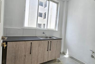 1 Bed Apartment with En Suite in Westlands Area - 3