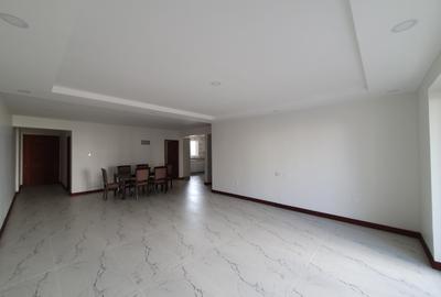 3 Bed Apartment with En Suite at 1St Parklands Avenue - 2