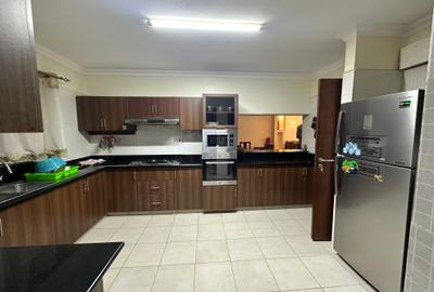 Serviced 3 Bed Apartment with En Suite in Kilimani