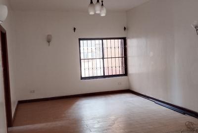 5 Bed Townhouse with En Suite at Parklands - 3