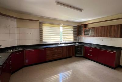 5 Bed Townhouse with En Suite at Westlands Nairobi - 3