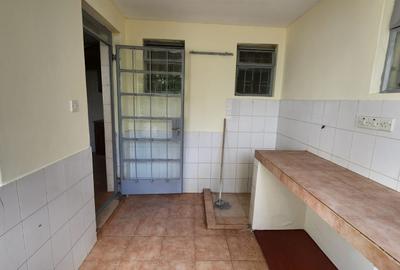 4 Bed Apartment with En Suite in Riverside - 2