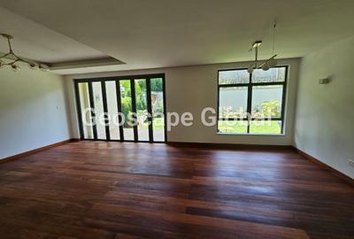 4 Bed Townhouse with En Suite in Rosslyn - 4