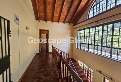 5 Bed House with En Suite in Runda