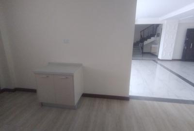 Serviced 4 Bed Apartment with En Suite in Kilimani