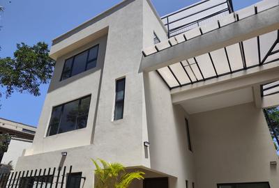 4 Bed Townhouse with En Suite in Taita-Taveta - 3