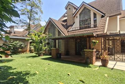 5 Bed Townhouse with En Suite in Lavington - 2