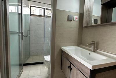 1 Bed Apartment with En Suite in Lavington - 4