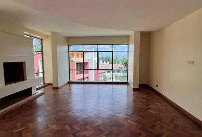 5 Bed Townhouse with En Suite in Lavington - 4