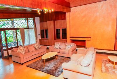 5 Bed Villa with En Suite in Kitisuru