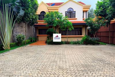 4 Bed House with En Suite in Runda