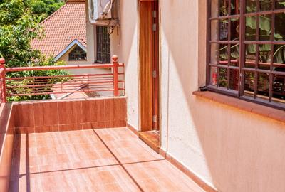 5 Bed Townhouse with En Suite in Lavington