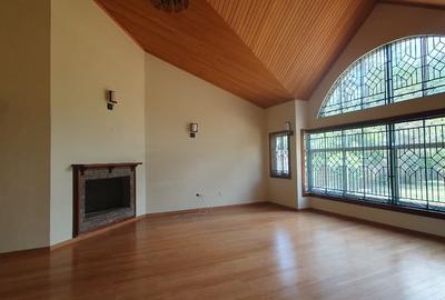 4 Bed House with En Suite in Runda - 2