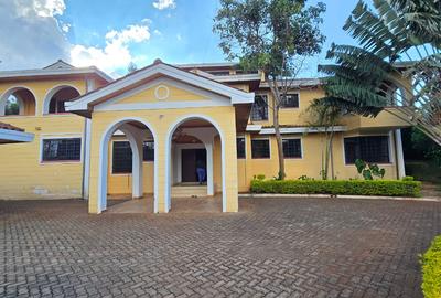 5 Bed House with En Suite in Runda