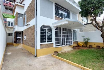 4 Bed Townhouse with En Suite in Parklands