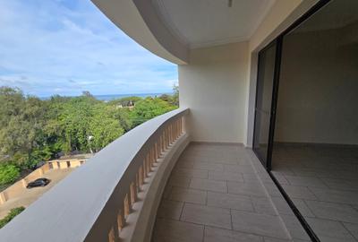 3 Bed Apartment with En Suite at Moyne Drive